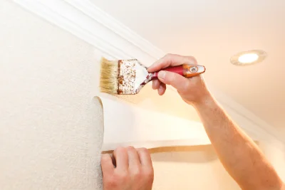 Pose de papier peint à Drouilly — revêtements muraux et toiles de verre